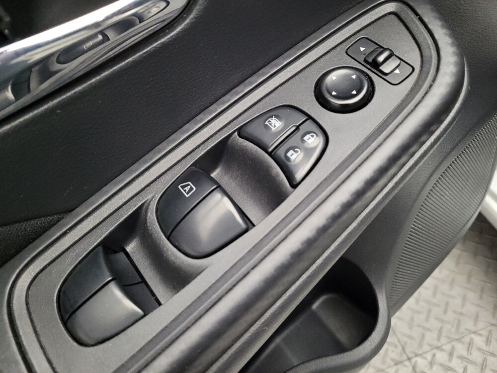 2021 Nissan Versa in Downey, CA 90241 - 18086914 27