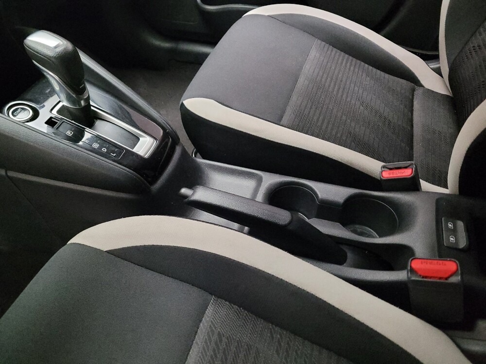 2021 Nissan Versa in Downey, CA 90241 - 18086914 26