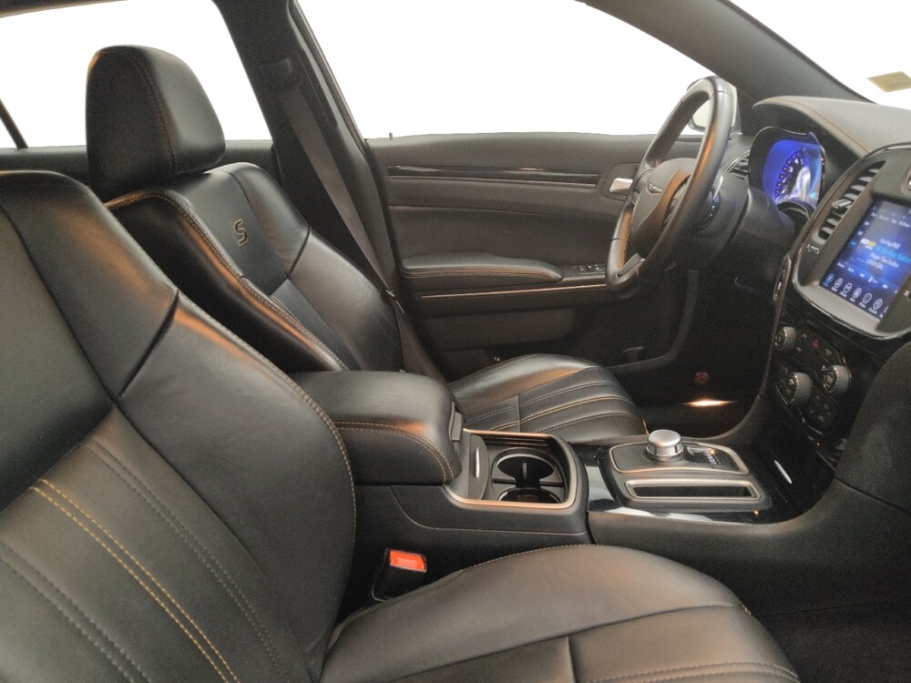 2017 Chrysler 300 in Des Moines, IA 50310 - 18086934 21