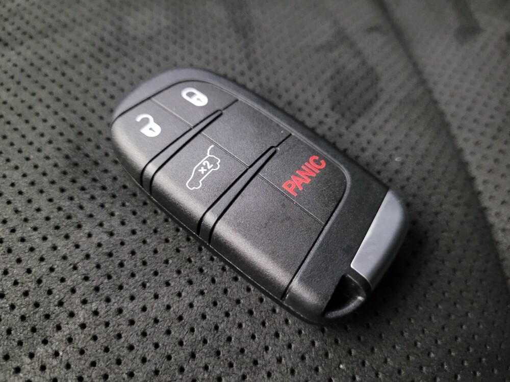 2019 Jeep Grand Cherokee in Phoenix, AZ 85022 - 18086948 32