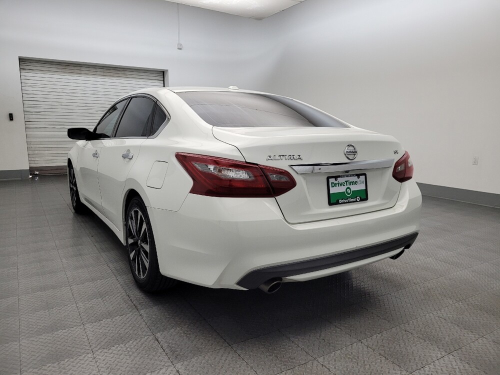 2018 Nissan Altima in Glendale, AZ 85301 - 18086951 5