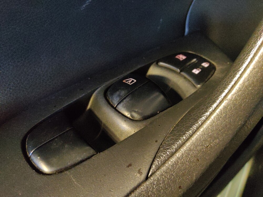 2018 Nissan Altima in Glendale, AZ 85301 - 18086951 27