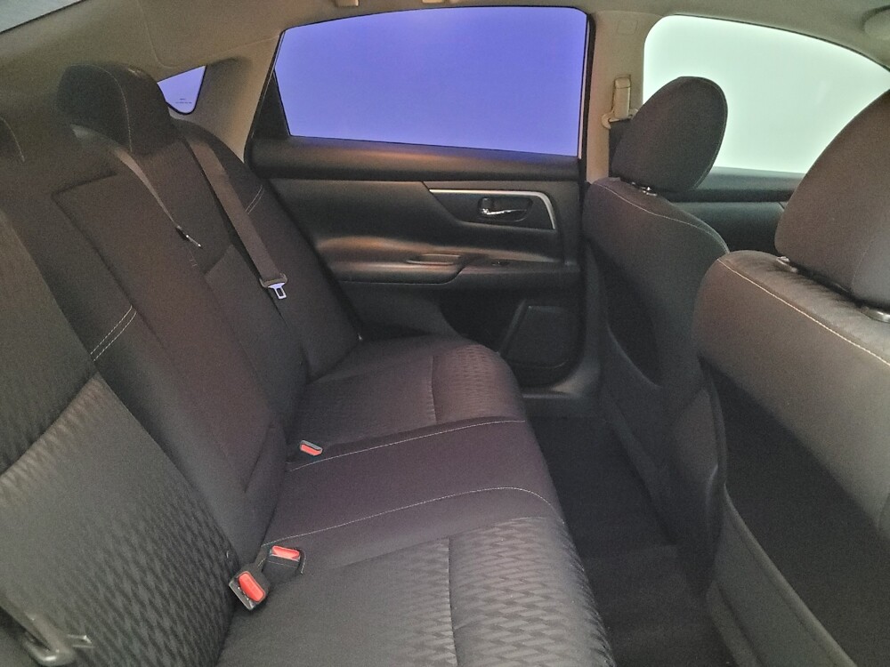 2018 Nissan Altima in Glendale, AZ 85301 - 18086951 19