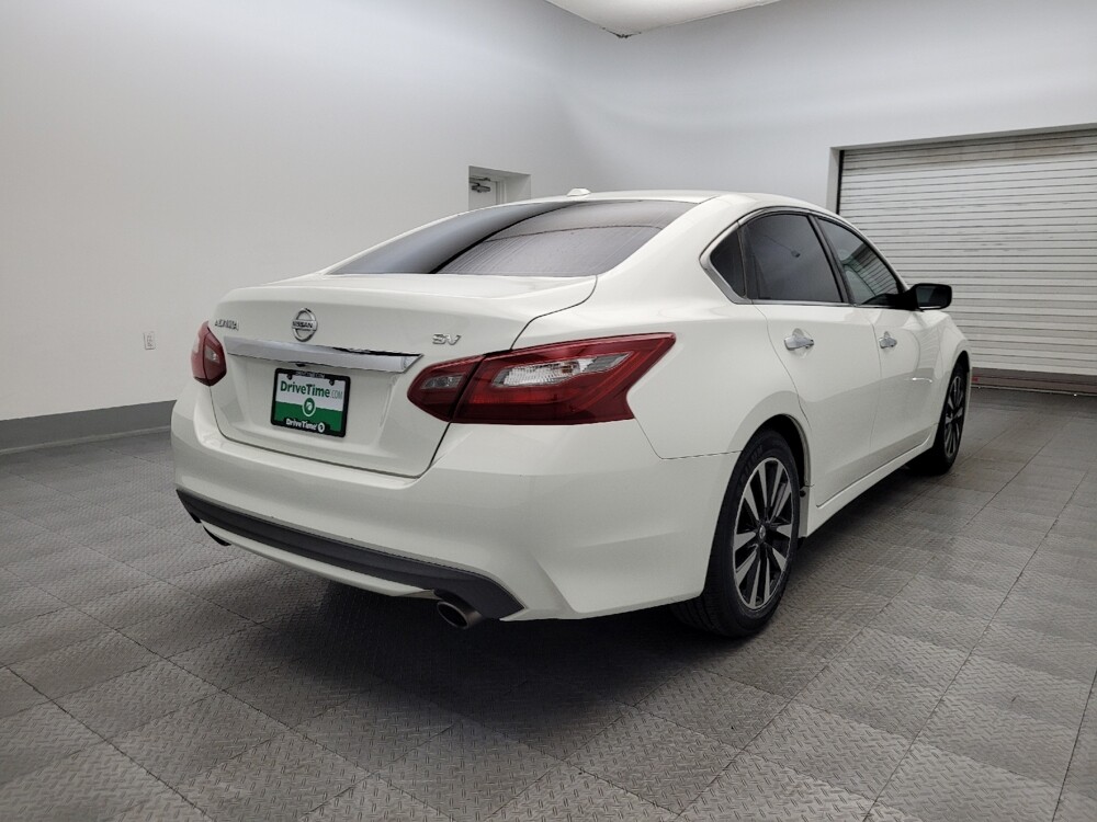 2018 Nissan Altima in Glendale, AZ 85301 - 18086951 9