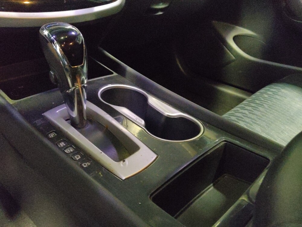 2018 Nissan Altima in Glendale, AZ 85301 - 18086951 26