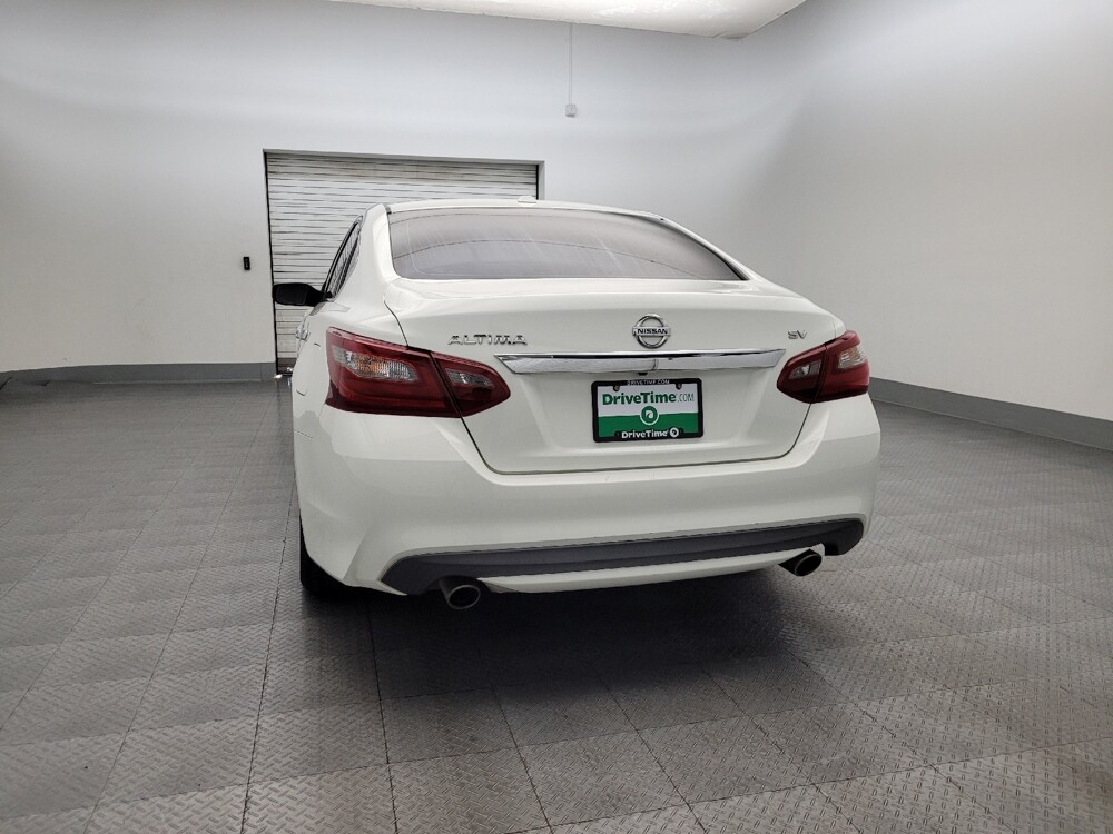 2018 Nissan Altima in Glendale, AZ 85301 - 18086951 6