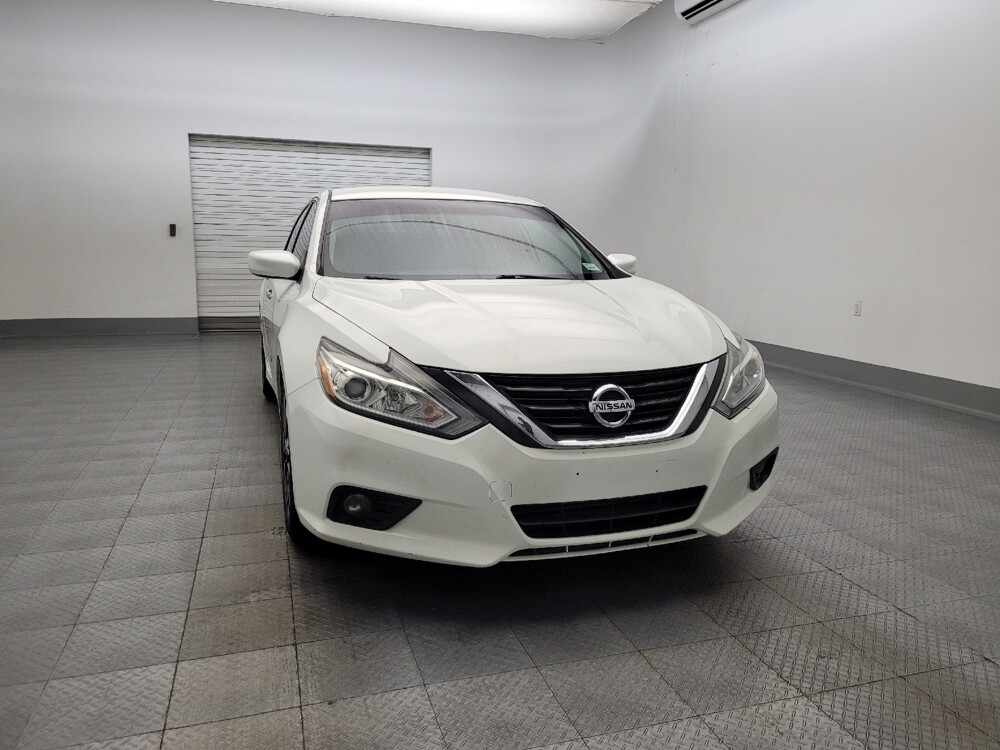 2018 Nissan Altima in Glendale, AZ 85301 - 18086951 14