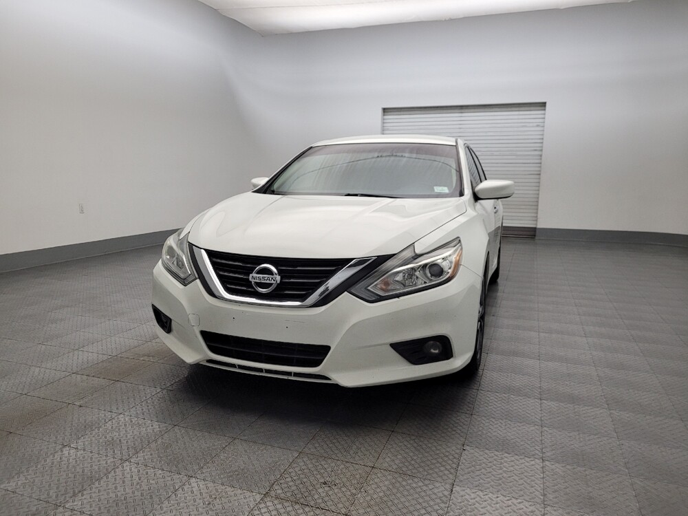 2018 Nissan Altima in Glendale, AZ 85301 - 18086951 15