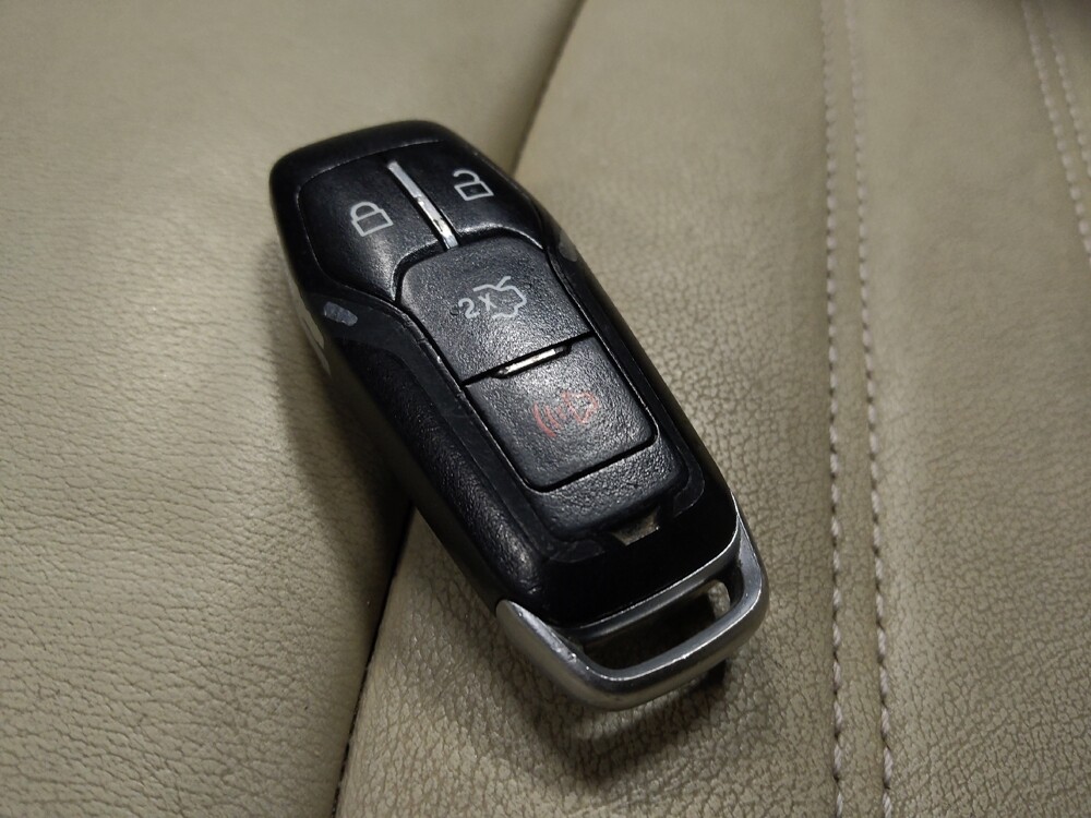 2016 Ford Edge in Glendale, AZ 85301 - 18086952 32