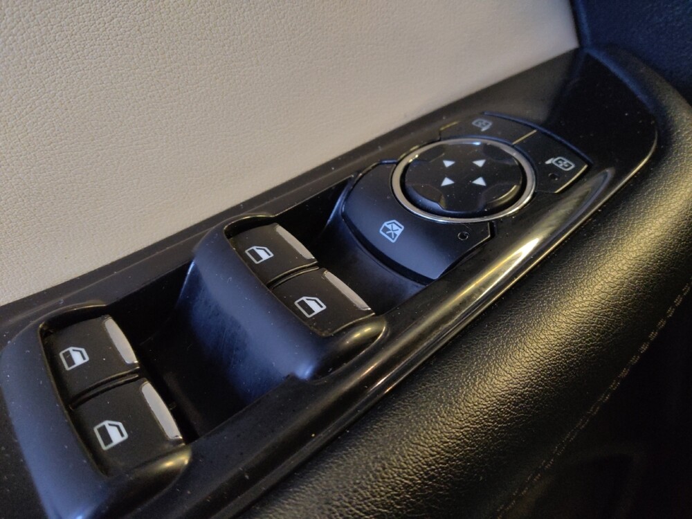 2016 Ford Edge in Glendale, AZ 85301 - 18086952 27