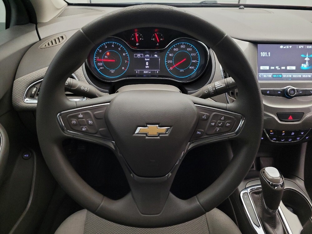 2018 Chevrolet Cruze in Glendale, AZ 85301 - 18086953 22