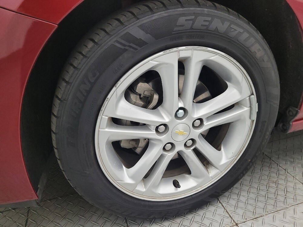 2018 Chevrolet Cruze in Glendale, AZ 85301 - 18086953 31