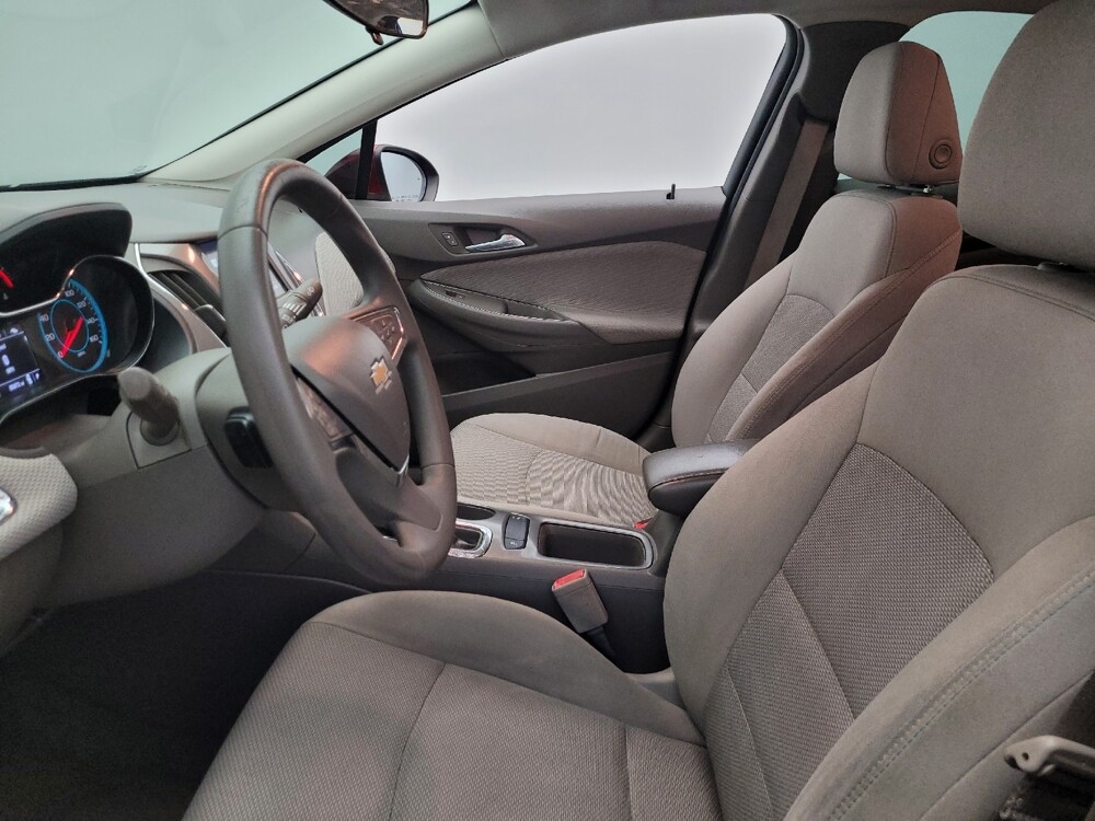 2018 Chevrolet Cruze in Glendale, AZ 85301 - 18086953 17