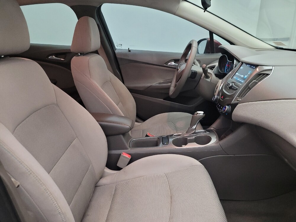 2018 Chevrolet Cruze in Glendale, AZ 85301 - 18086953 21