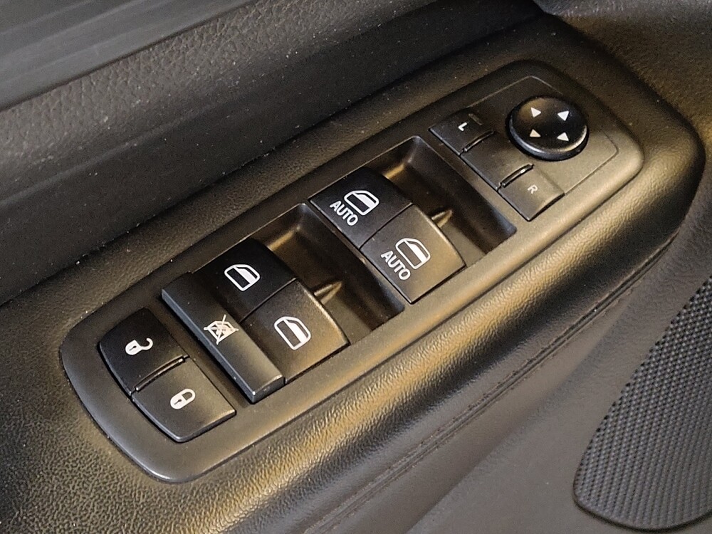 2019 Jeep Grand Cherokee in Orlando, FL 32808 - 18086974 27