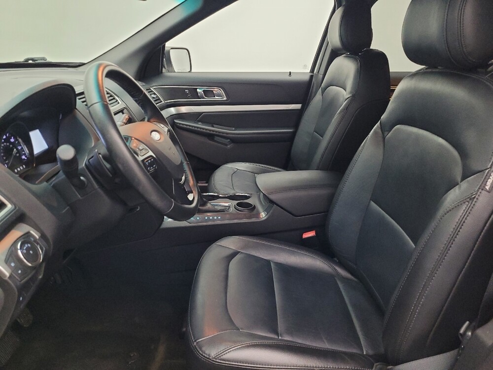 2016 Ford Explorer in Miami, FL 33157 - 18086976 17