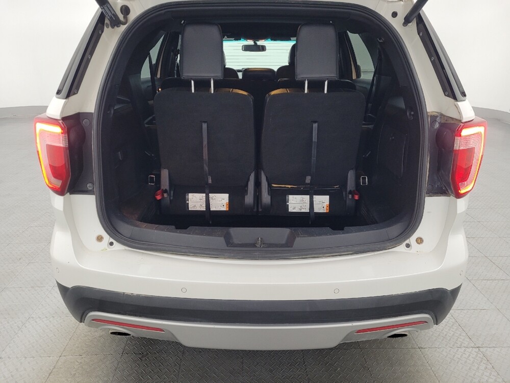 2016 Ford Explorer in Miami, FL 33157 - 18086976 29