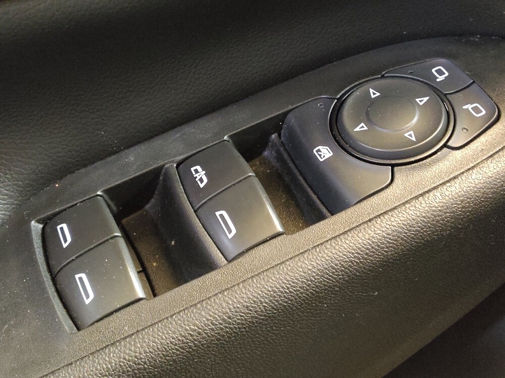 2020 Chevrolet Equinox in Raleigh, NC 27604 - 18086992 27