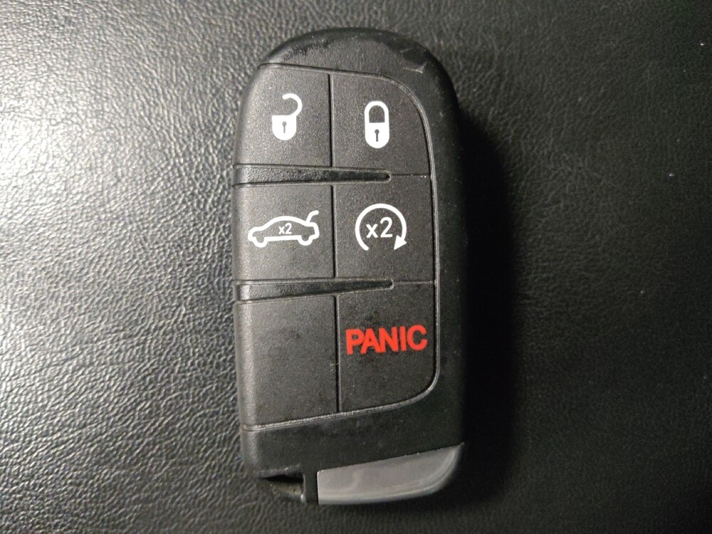 2020 Jeep Cherokee in San Antonio, TX 78238 - 18087000 32