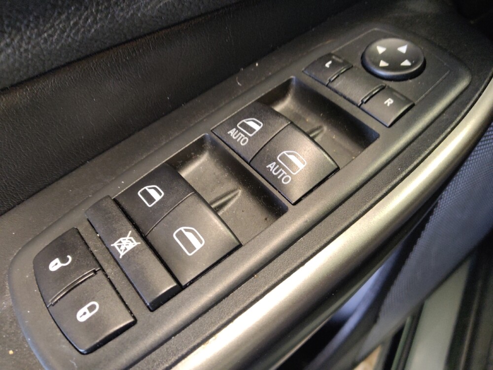 2020 Jeep Cherokee in San Antonio, TX 78238 - 18087000 27