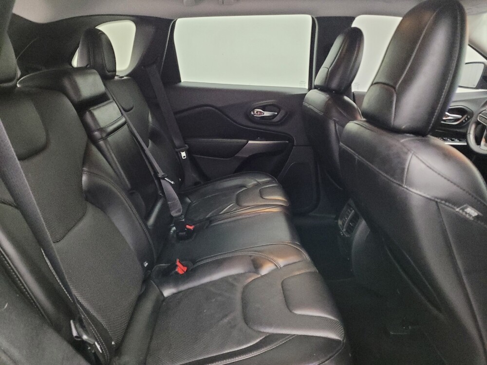 2019 Jeep Cherokee in Louisville, KY 40258 - 18087003 19