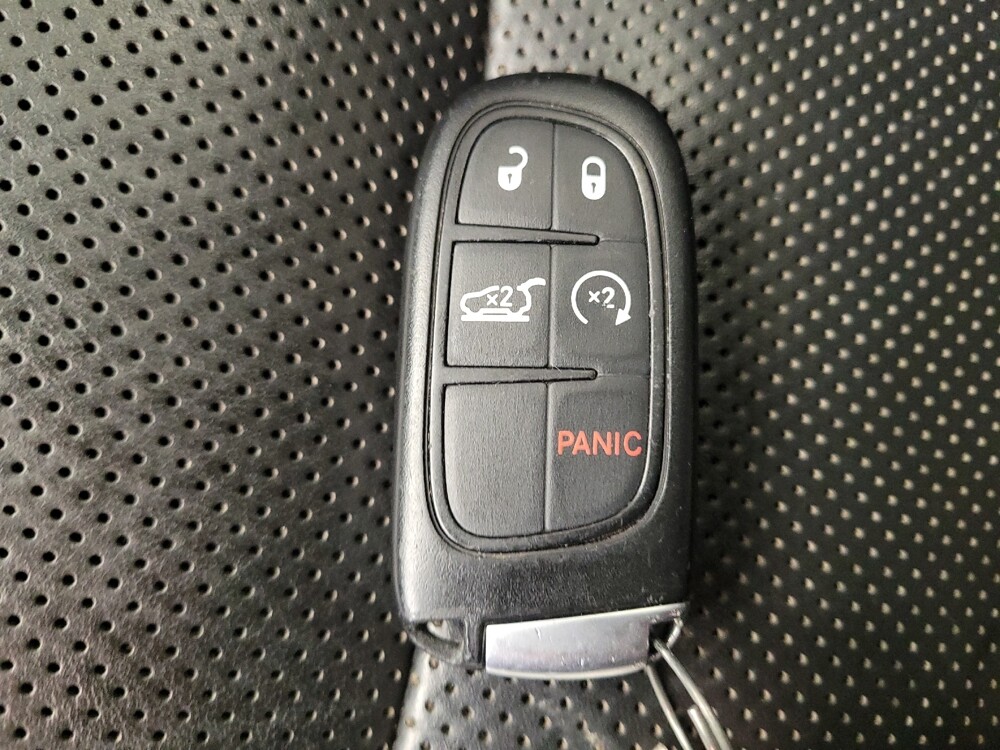 2019 Jeep Cherokee in Louisville, KY 40258 - 18087003 32