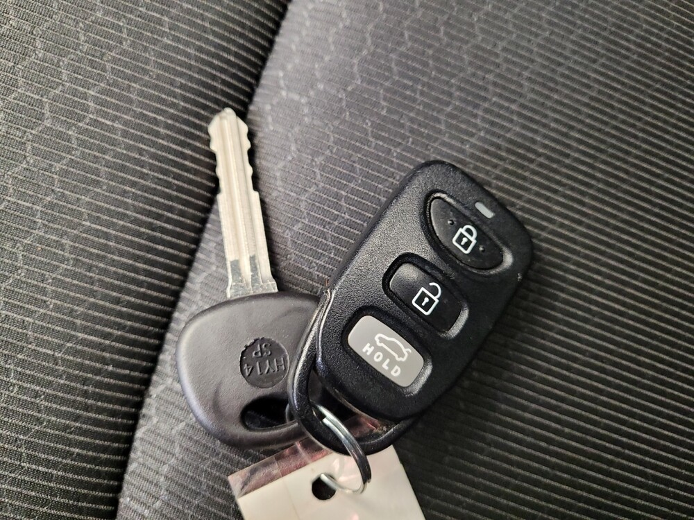 2018 Hyundai Elantra in Columbus, OH 43228 - 18087006 32