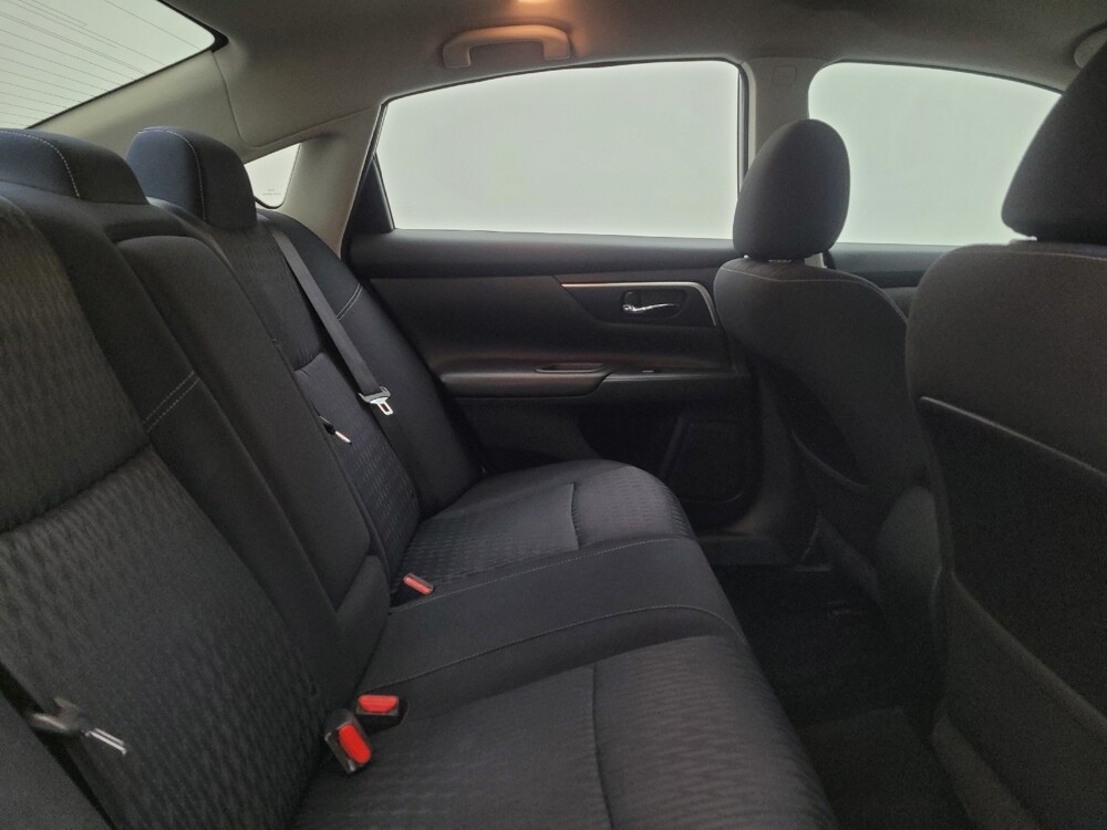2017 Nissan Altima in Columbus, OH 43231 - 18087008 19