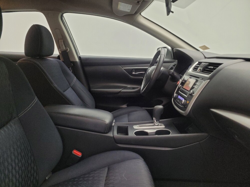 2017 Nissan Altima in Columbus, OH 43231 - 18087008 21