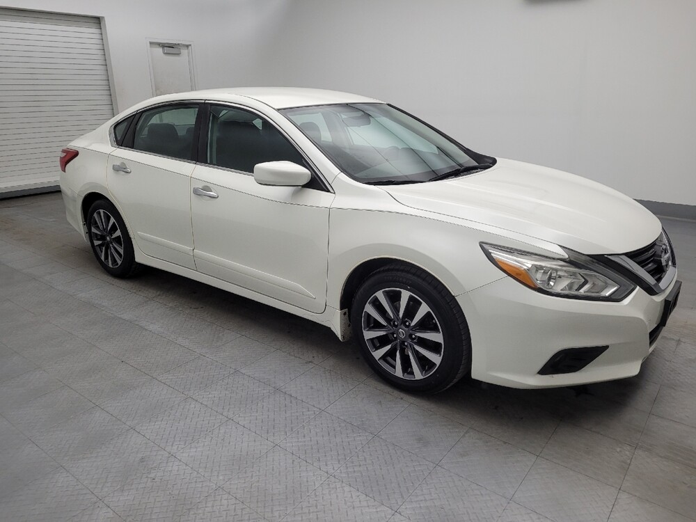 2017 Nissan Altima in Columbus, OH 43231 - 18087008 11