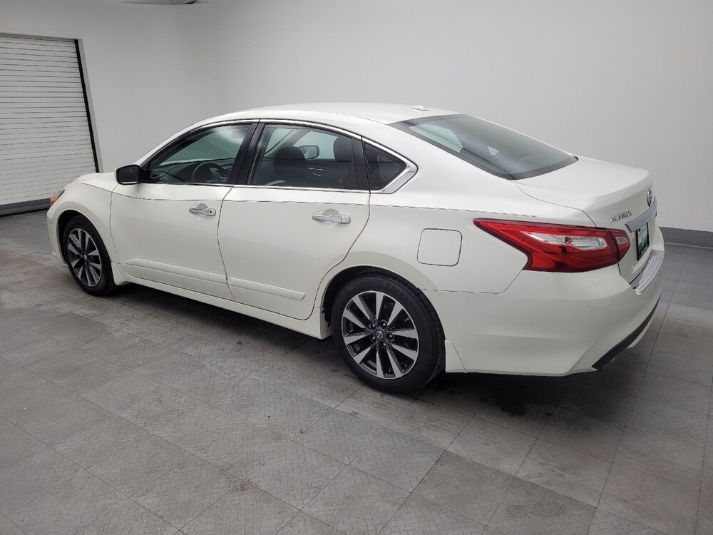 2017 Nissan Altima in Columbus, OH 43231 - 18087008 3