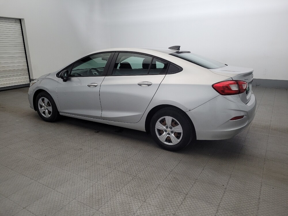 2018 Chevrolet Cruze in New Castle, DE 19720 - 18087018 3