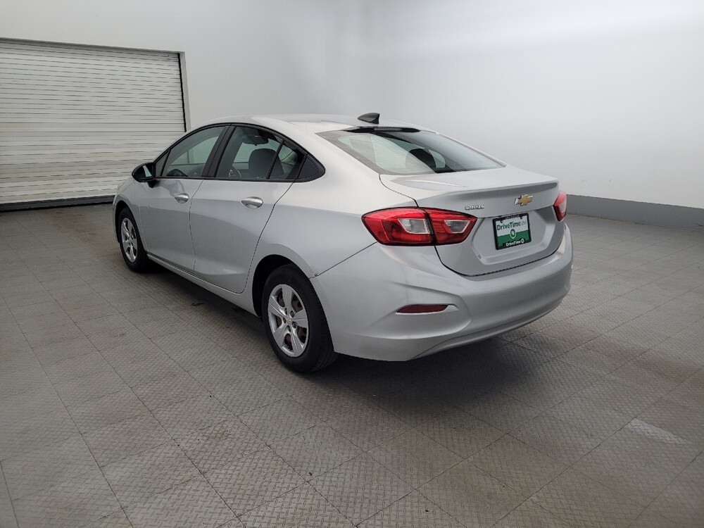2018 Chevrolet Cruze in New Castle, DE 19720 - 18087018 5