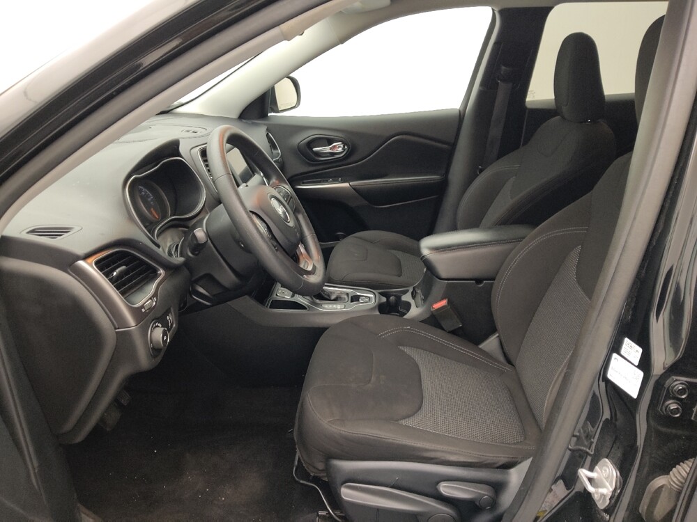 2019 Jeep Cherokee in Gladstone, MO 64118 - 18087029 17