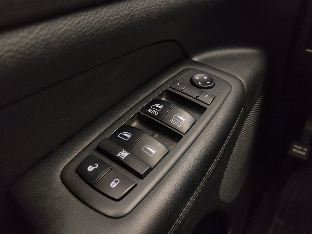 2018 Jeep Grand Cherokee in St. Louis, MO 63136 - 18087032 27