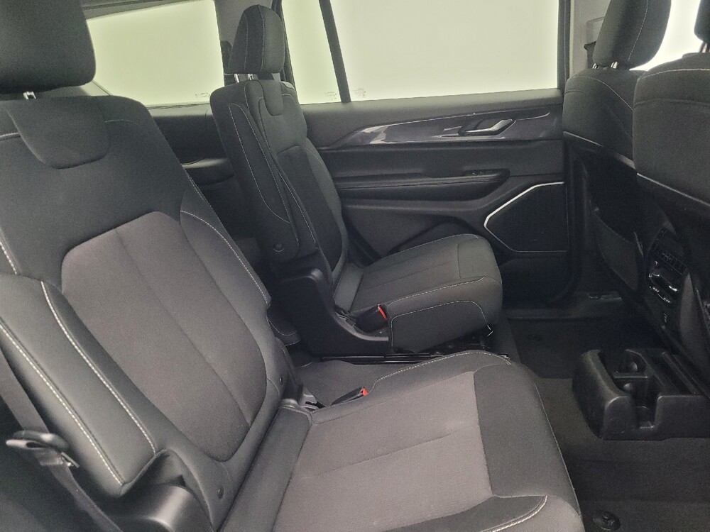 2022 Jeep Grand Cherokee L in Indianapolis, IN 46219 - 18087036 19