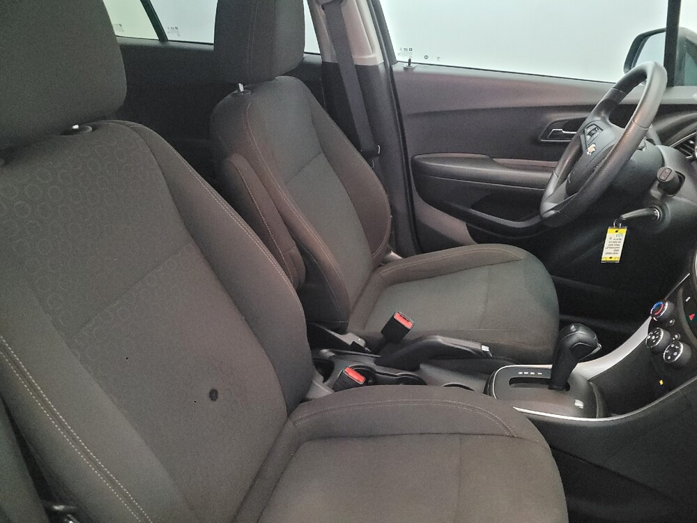 2020 Chevrolet Trax in Temple Hills, MD 20746 - 18087039 21