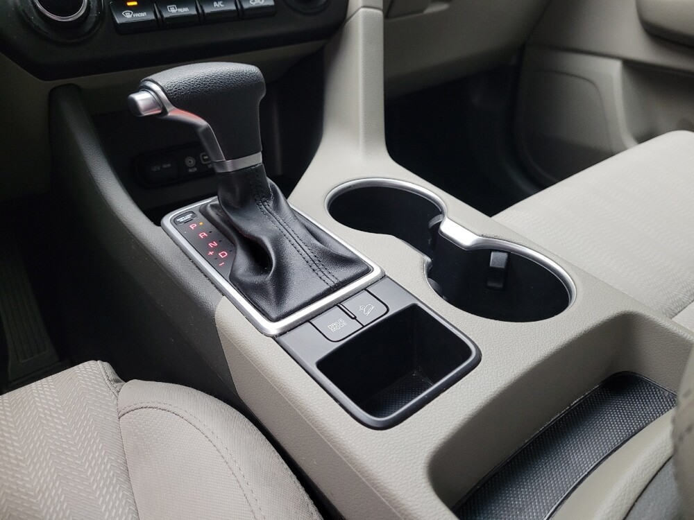 2019 Kia Sportage in Taylor, MI 48180 - 18087042 26