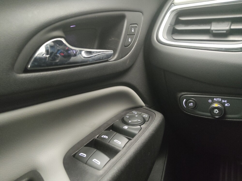 2019 Chevrolet Equinox in Taylor, MI 48180 - 18087043 27