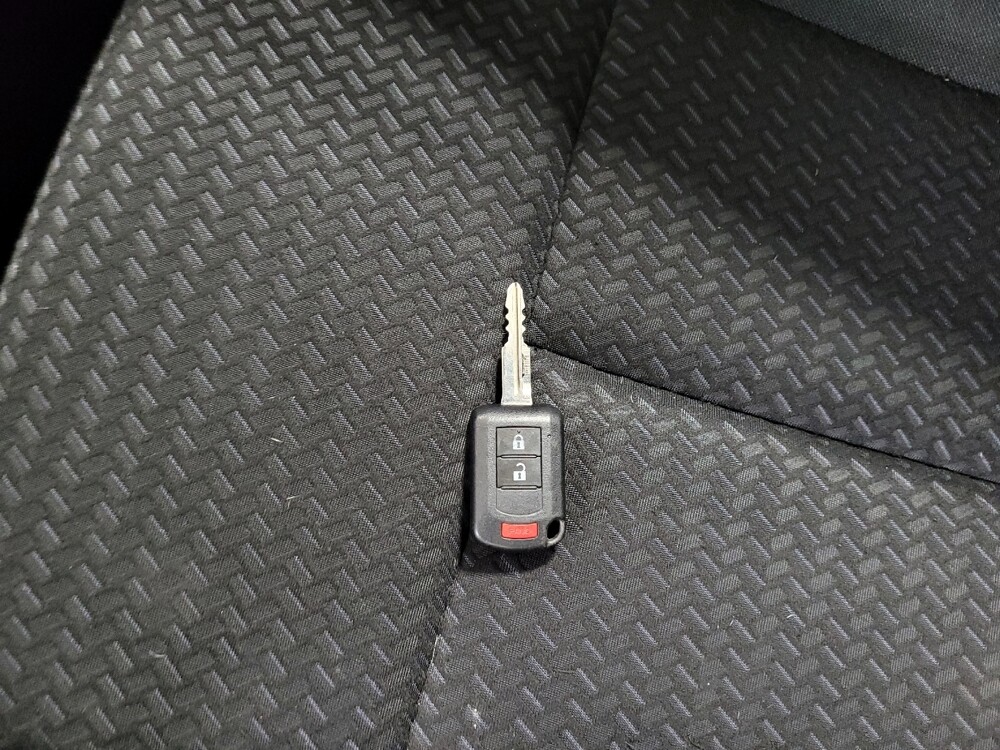 2018 Mitsubishi Eclipse Cross in Pittsburgh, PA 15236 - 18087062 32