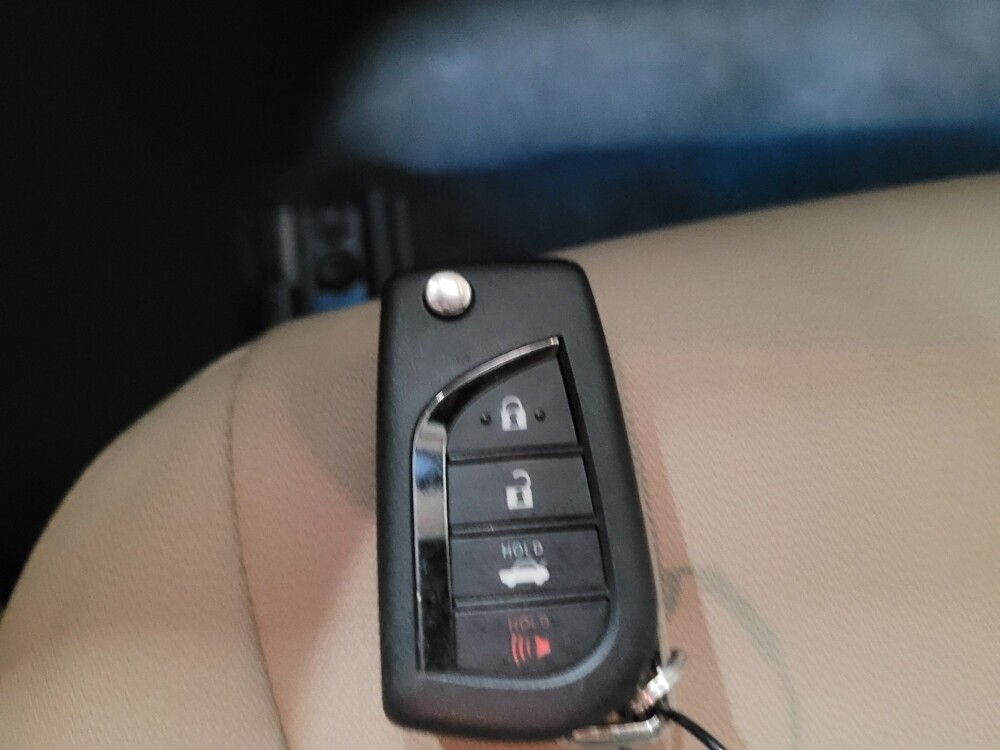 2018 Toyota Camry in New Castle, DE 19720 - 18087063 32