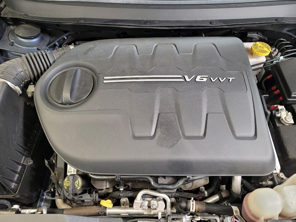 2020 Jeep Cherokee in Louisville, KY 40258 - 18087066 30