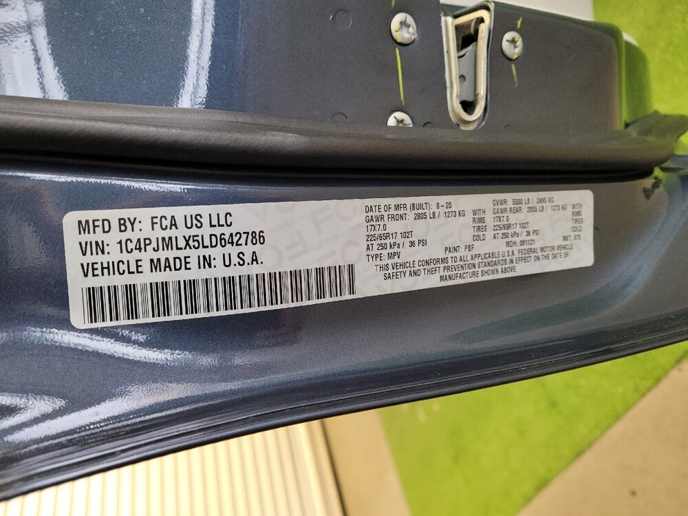 2020 Jeep Cherokee in Louisville, KY 40258 - 18087066 33