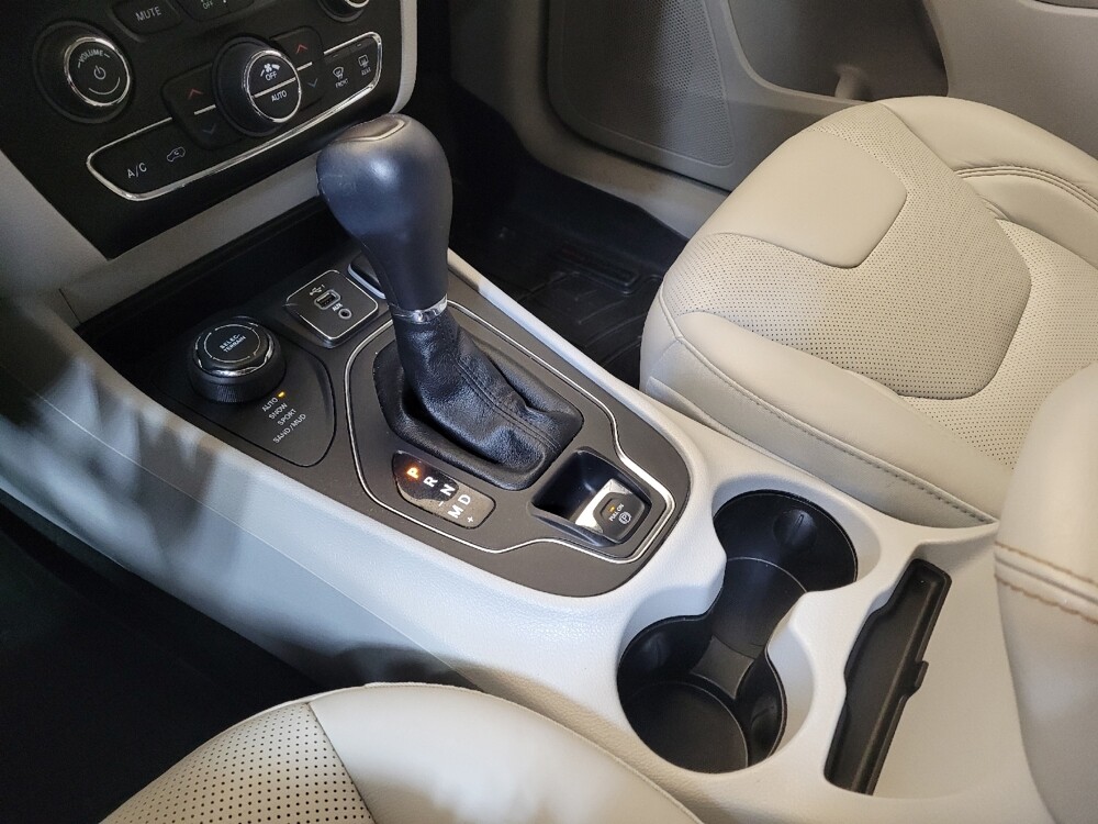 2020 Jeep Cherokee in Louisville, KY 40258 - 18087066 26