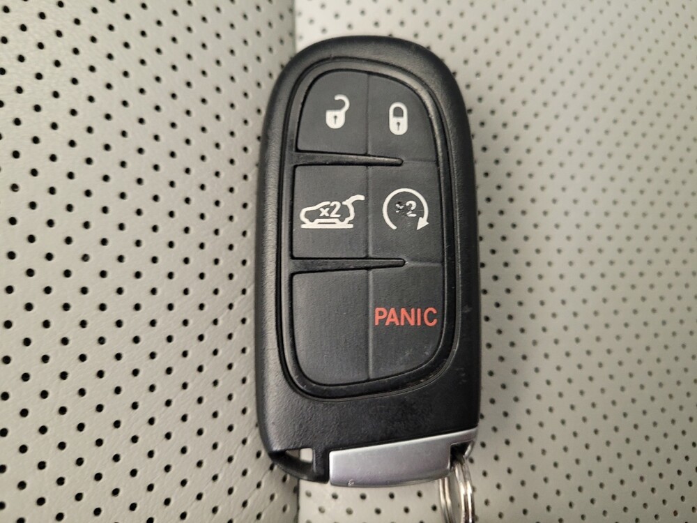 2020 Jeep Cherokee in Louisville, KY 40258 - 18087066 32