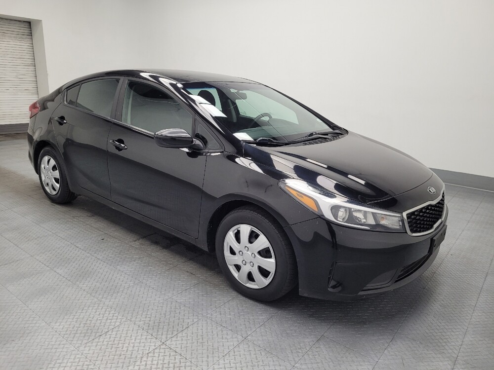 2017 Kia Forte in Las Vegas, NV 89102 - 18087077 11