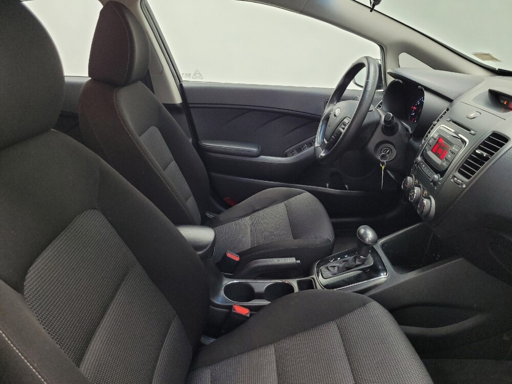 2017 Kia Forte in Las Vegas, NV 89102 - 18087077 21