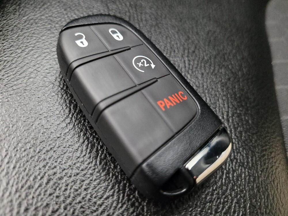 2018 Jeep Compass in Phoenix, AZ 85022 - 18087097 32