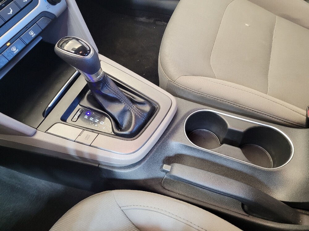 2017 Hyundai Elantra in Columbus, OH 43228 - 18087100 26