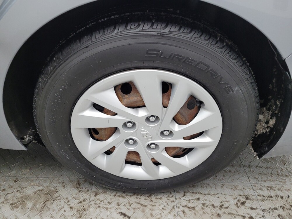 2017 Hyundai Elantra in Columbus, OH 43228 - 18087100 31